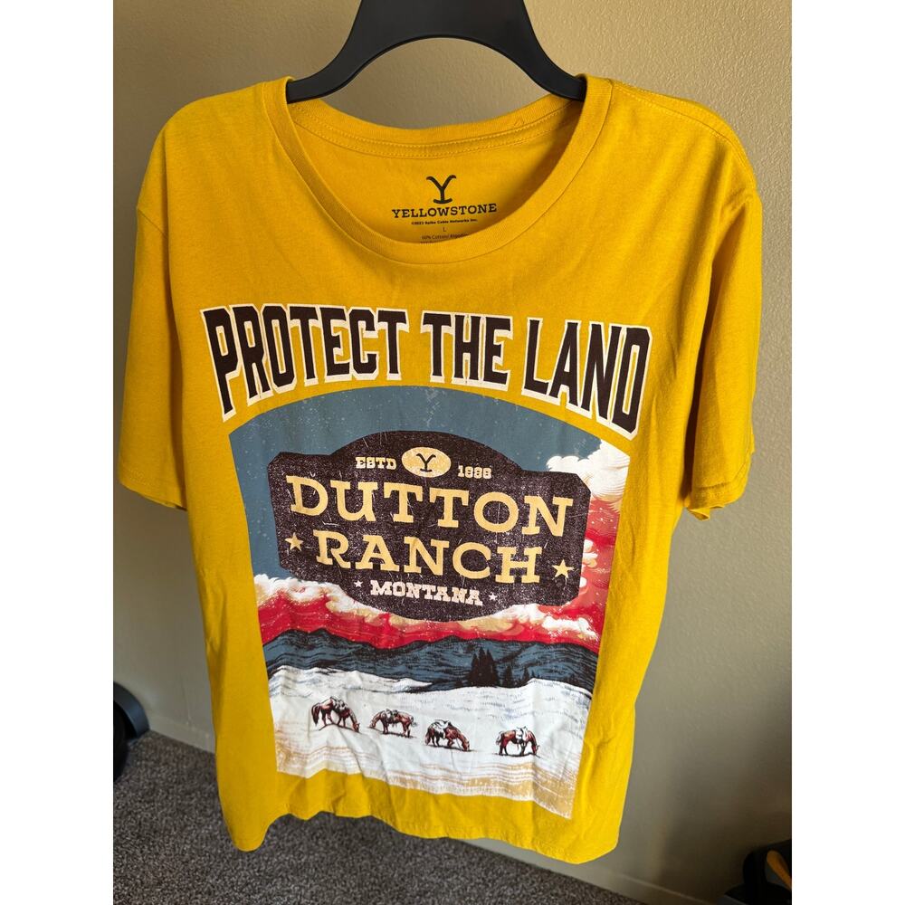 Yellowstone Dutton Ranch Protect The Land T-Shirt Men’s Large Yellow Graphic Tee